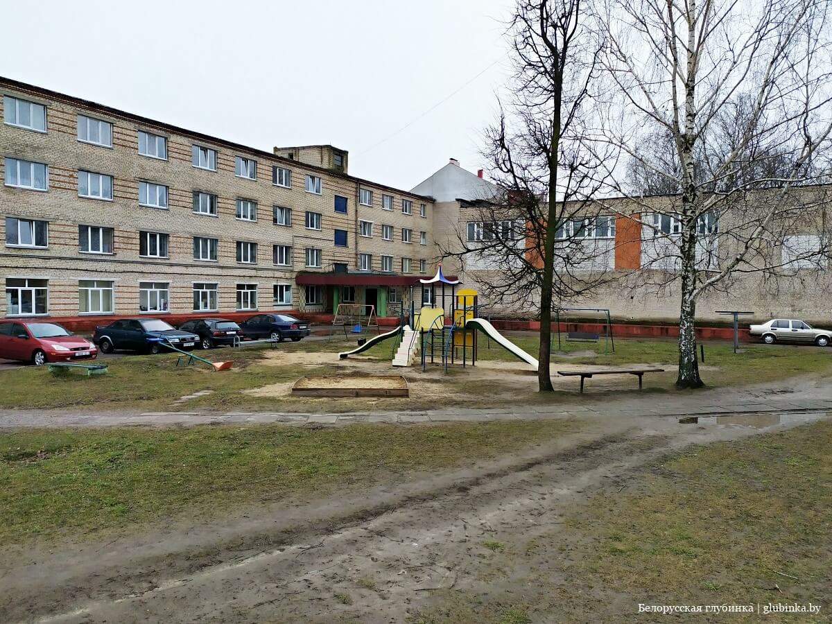 код кормы гомельской области. img 20200306 135548 26. код кормы гомельской области фото. код кормы гомельской области-img 20200306 135548 26. картинка код кормы гомельской области. картинка img 20200306 135548 26. Корма́ (белор. Карма ) — городской посёлок, административный центр Кормянского района Гомельской области Белоруссии. Расположен на реке Сож при впадении в неё реки Кормянки в 110 км от Гомеля, 55 км от железнодорожной станции Рогачёв на линии Могилёв—Жлобин, автодорогами соединён с Чечерском и с автодорогами Бобруйск—Кричев и Гомель—Могилёв. Население 6,2 тыс. чел. (2006).