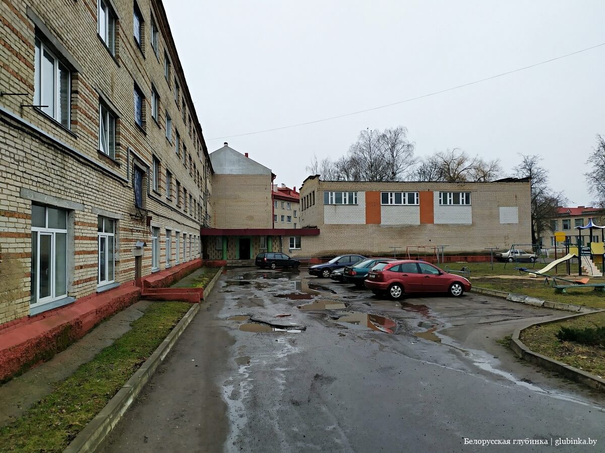 код кормы гомельской области. img 20200306 135612 29. код кормы гомельской области фото. код кормы гомельской области-img 20200306 135612 29. картинка код кормы гомельской области. картинка img 20200306 135612 29. Корма́ (белор. Карма ) — городской посёлок, административный центр Кормянского района Гомельской области Белоруссии. Расположен на реке Сож при впадении в неё реки Кормянки в 110 км от Гомеля, 55 км от железнодорожной станции Рогачёв на линии Могилёв—Жлобин, автодорогами соединён с Чечерском и с автодорогами Бобруйск—Кричев и Гомель—Могилёв. Население 6,2 тыс. чел. (2006).