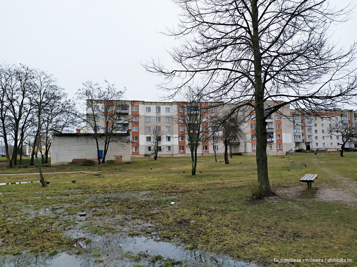 код кормы гомельской области. img 20200306 141542 36. код кормы гомельской области фото. код кормы гомельской области-img 20200306 141542 36. картинка код кормы гомельской области. картинка img 20200306 141542 36. Корма́ (белор. Карма ) — городской посёлок, административный центр Кормянского района Гомельской области Белоруссии. Расположен на реке Сож при впадении в неё реки Кормянки в 110 км от Гомеля, 55 км от железнодорожной станции Рогачёв на линии Могилёв—Жлобин, автодорогами соединён с Чечерском и с автодорогами Бобруйск—Кричев и Гомель—Могилёв. Население 6,2 тыс. чел. (2006).