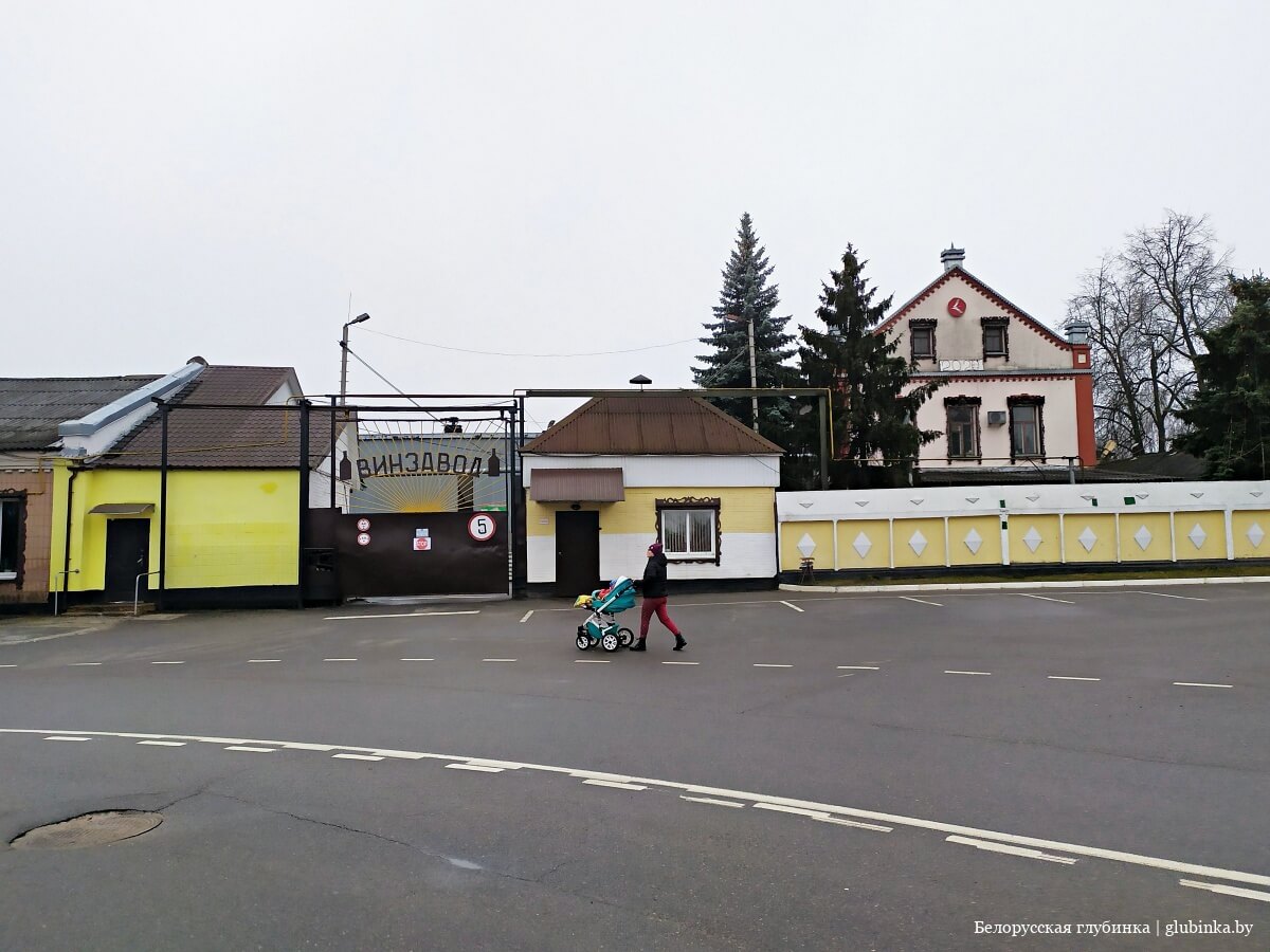 код чечерска гомельская область. img 20200306 161538 18. код чечерска гомельская область фото. код чечерска гомельская область-img 20200306 161538 18. картинка код чечерска гомельская область. картинка img 20200306 161538 18. Город возник в конце IX века на месте городища Замковая Гора на берегу реки Чечера у впадения её в реку Сож. Впервые упоминается в Ипатьевской летописи в 1159 году как город радимичей Чичерск, который киевский князь Изяслав Давидович возвратил вместе с Мозырем черниговскому князю Святополку Олеговичу .