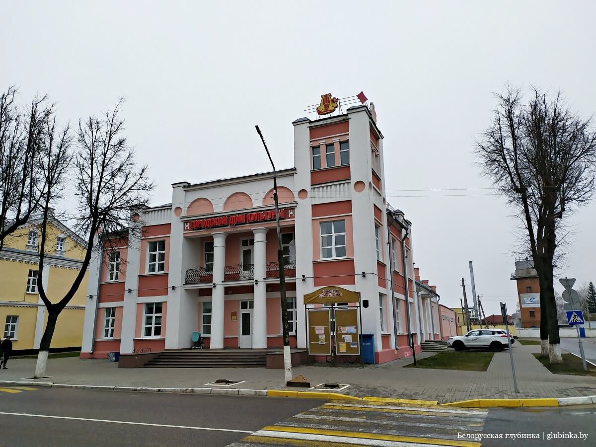код чечерска гомельская область. img 20200306 163257 25. код чечерска гомельская область фото. код чечерска гомельская область-img 20200306 163257 25. картинка код чечерска гомельская область. картинка img 20200306 163257 25. Город возник в конце IX века на месте городища Замковая Гора на берегу реки Чечера у впадения её в реку Сож. Впервые упоминается в Ипатьевской летописи в 1159 году как город радимичей Чичерск, который киевский князь Изяслав Давидович возвратил вместе с Мозырем черниговскому князю Святополку Олеговичу .